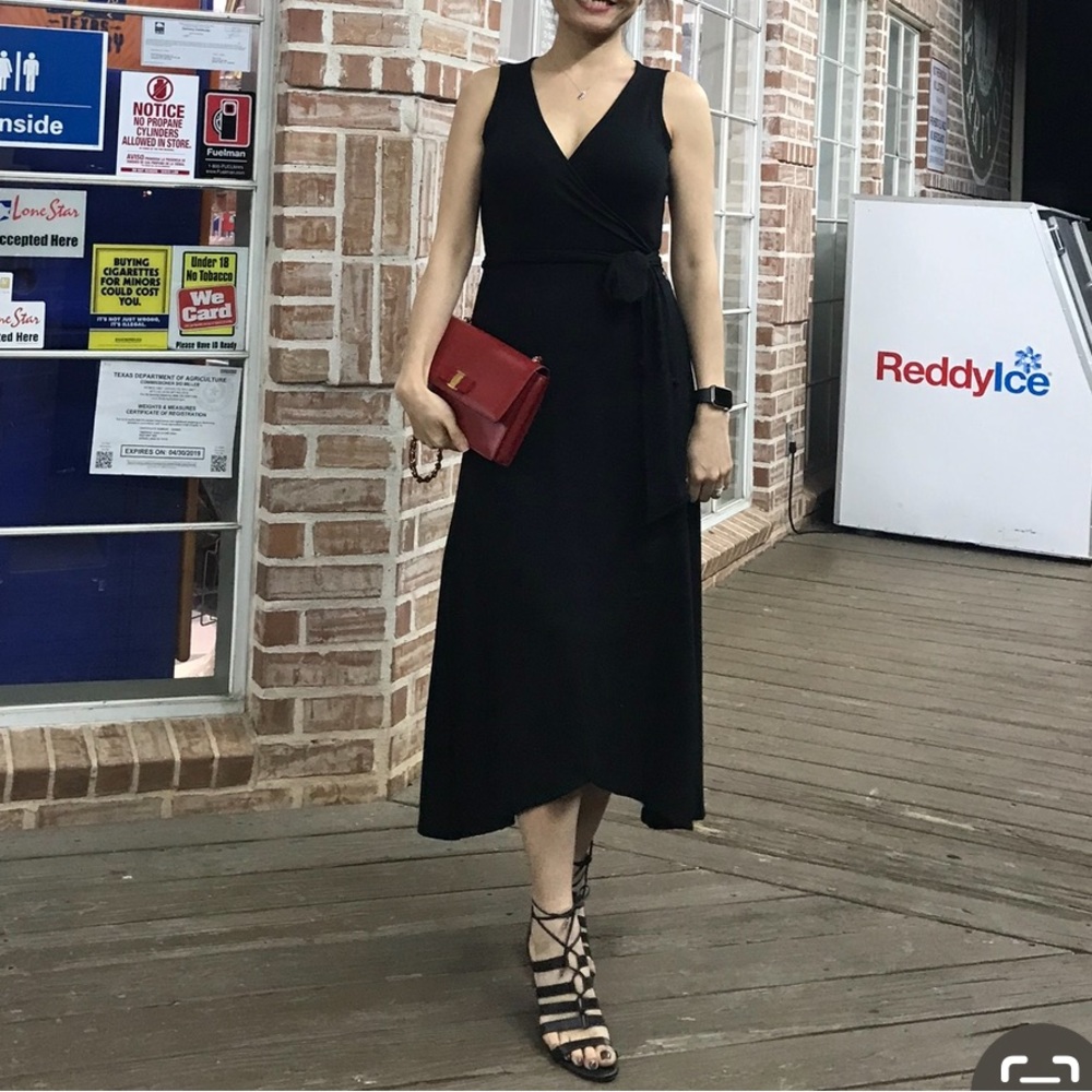 Maxi dress Only worn one time Clean and in excellent condition.new without tag
